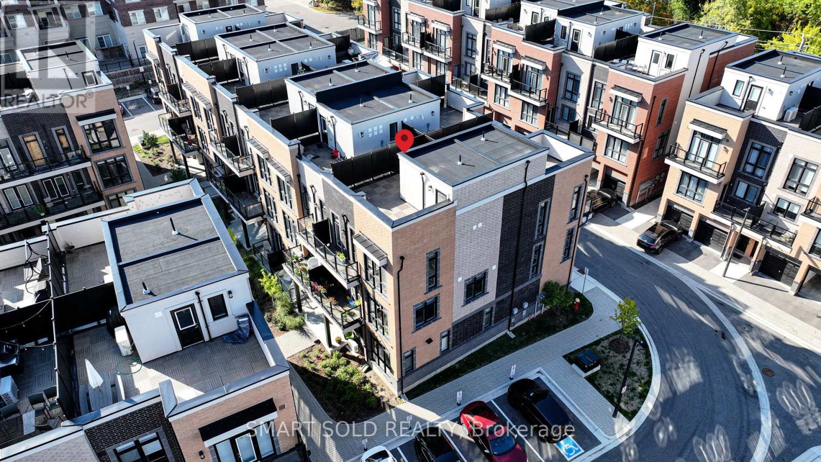 18 - 6 Sayers Lane, Richmond Hill, Ontario  L4E 1J4 - Photo 5 - N12446060
