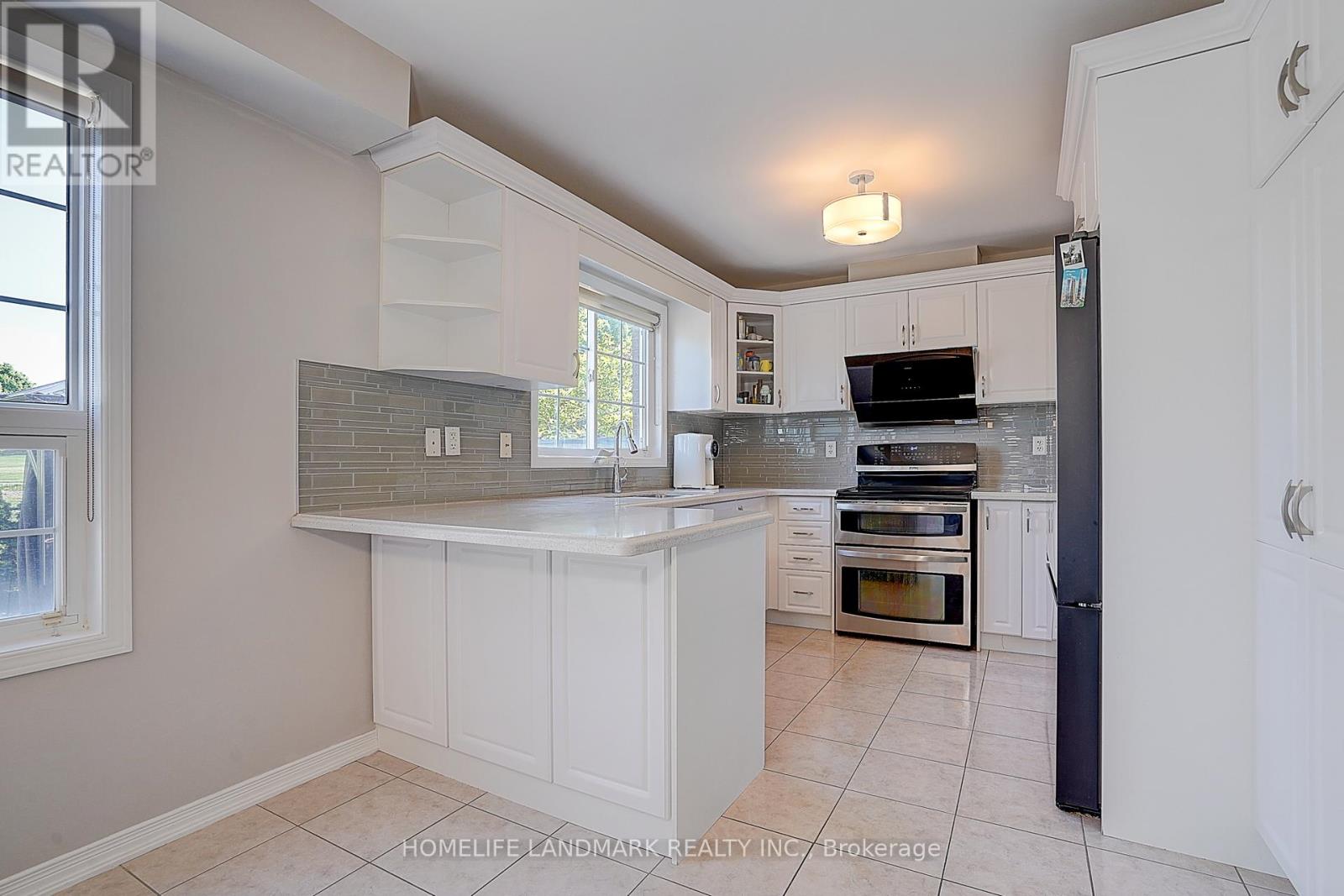 47 Wallwark Street, Aurora, Ontario  L4G 0J2 - Photo 10 - N12446065