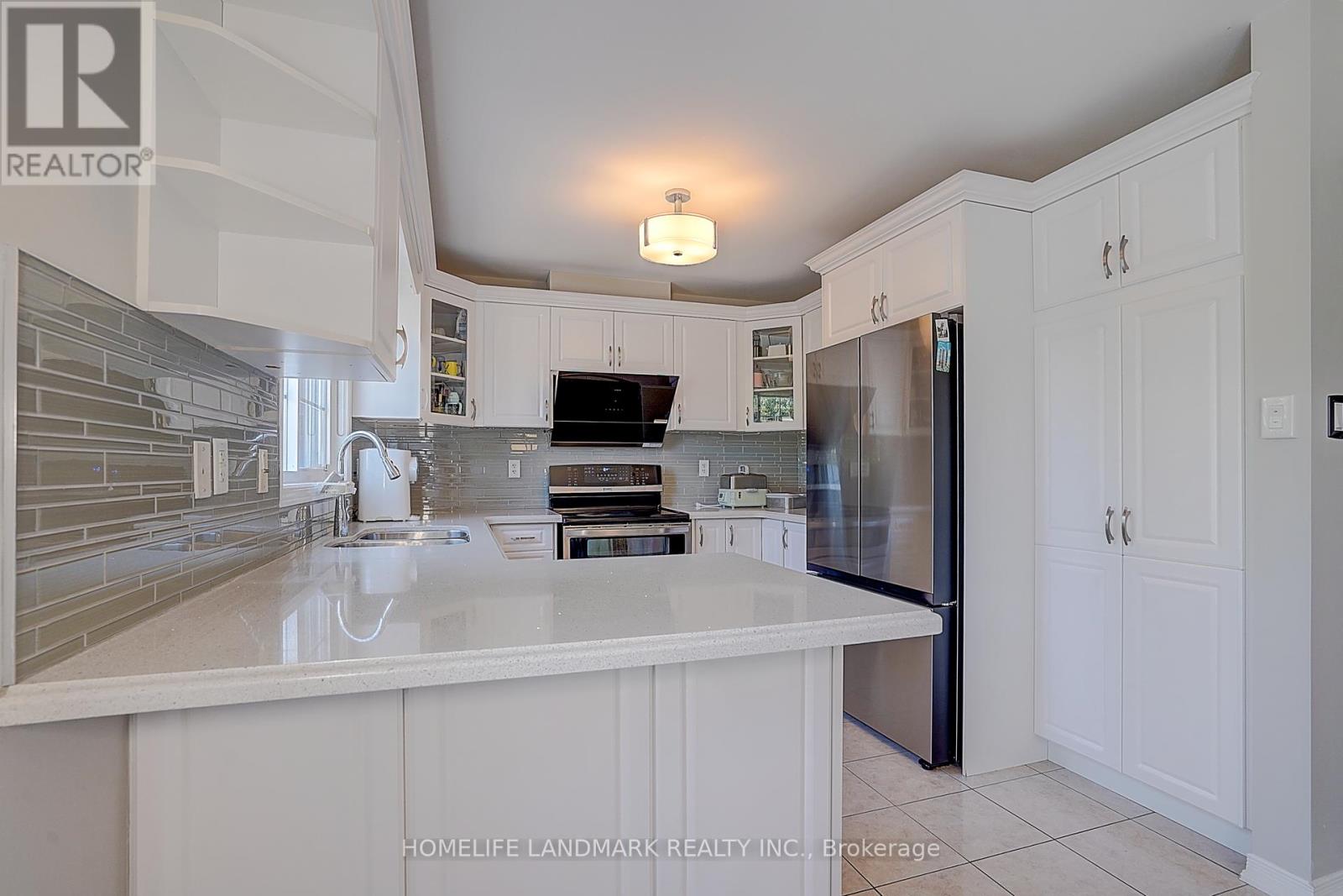 47 Wallwark Street, Aurora, Ontario  L4G 0J2 - Photo 12 - N12446065