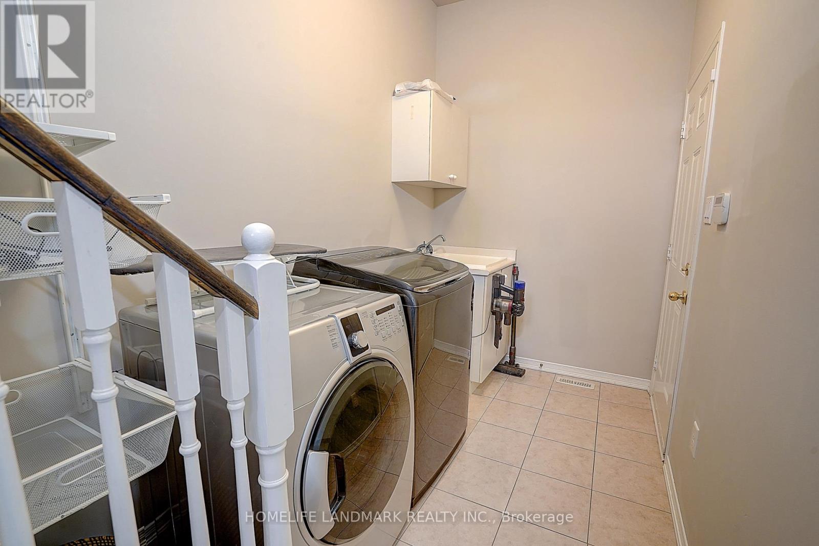 47 Wallwark Street, Aurora, Ontario  L4G 0J2 - Photo 15 - N12446065