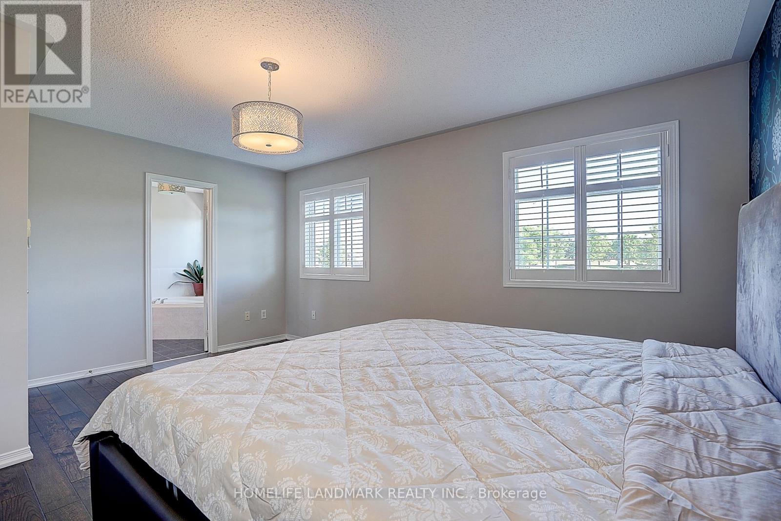 47 Wallwark Street, Aurora, Ontario  L4G 0J2 - Photo 19 - N12446065
