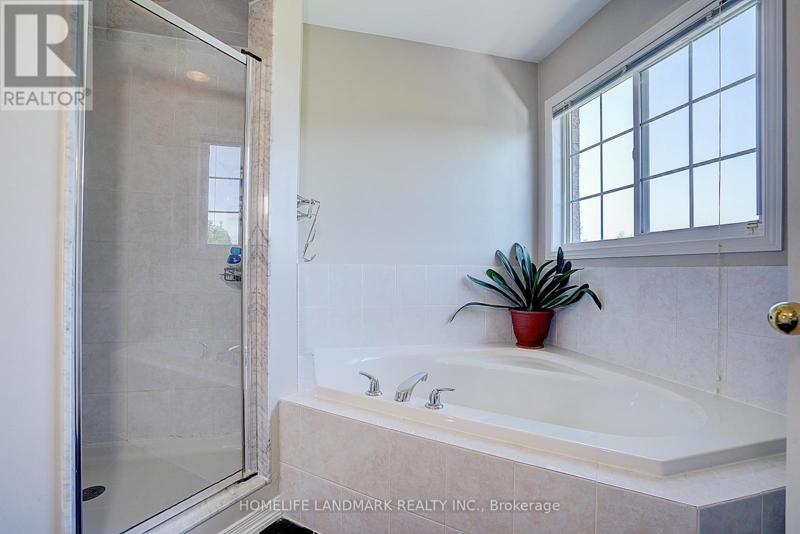 47 Wallwark Street, Aurora, Ontario  L4G 0J2 - Photo 21 - N12446065