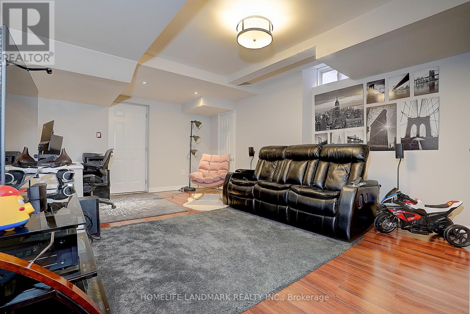 47 Wallwark Street, Aurora, Ontario  L4G 0J2 - Photo 29 - N12446065