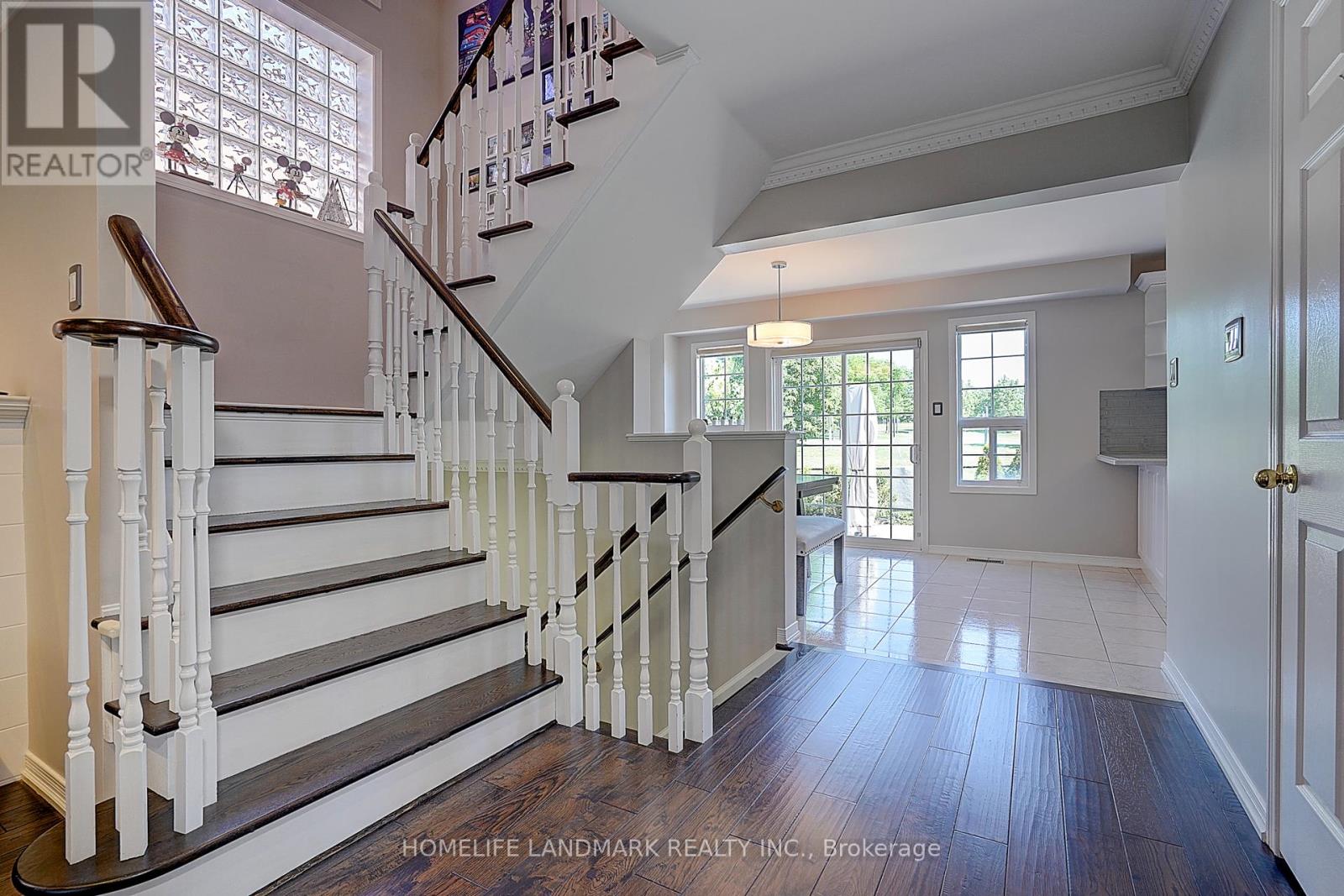 47 Wallwark Street, Aurora, Ontario  L4G 0J2 - Photo 7 - N12446065