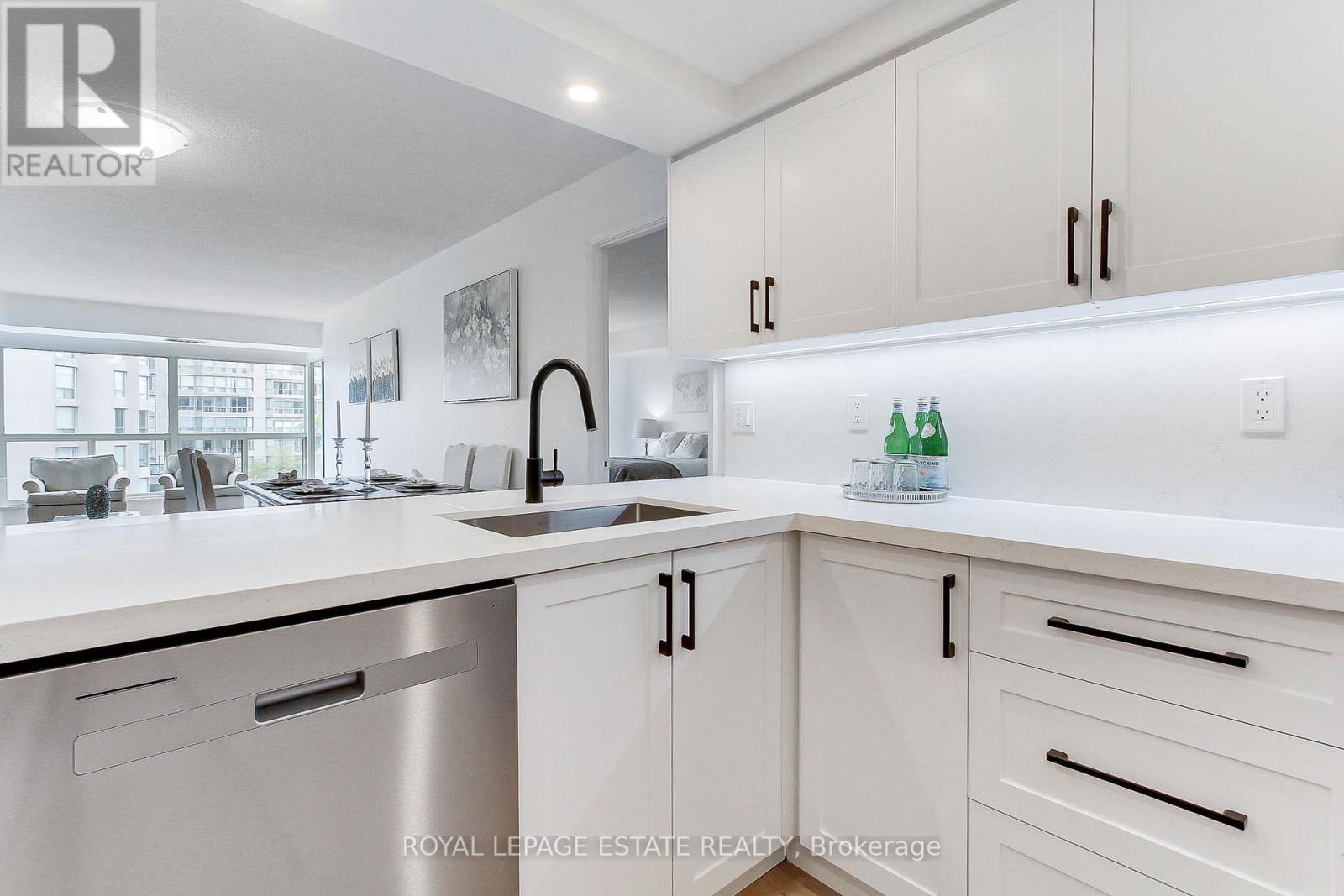 407 - 175 CEDAR AVE AVENUE, Richmond Hill, Ontario