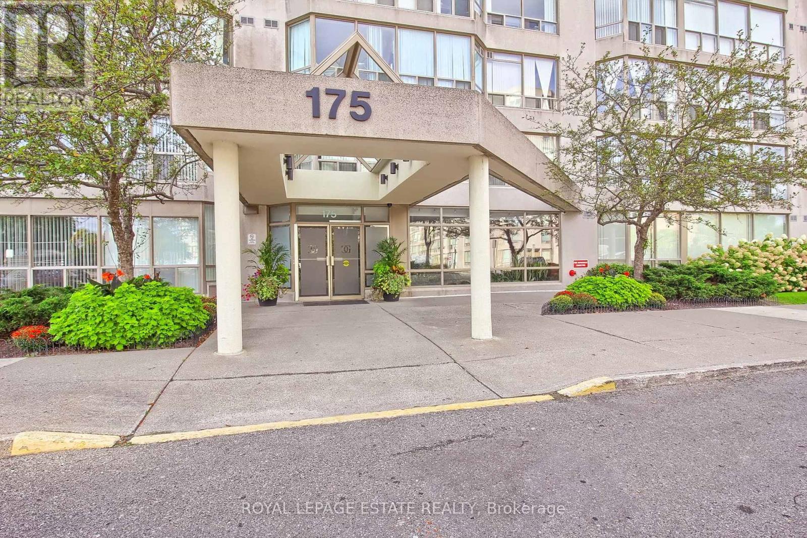 407 - 175 Cedar Ave Avenue, Richmond Hill, Ontario  L4C 9V3 - Photo 2 - N12446069