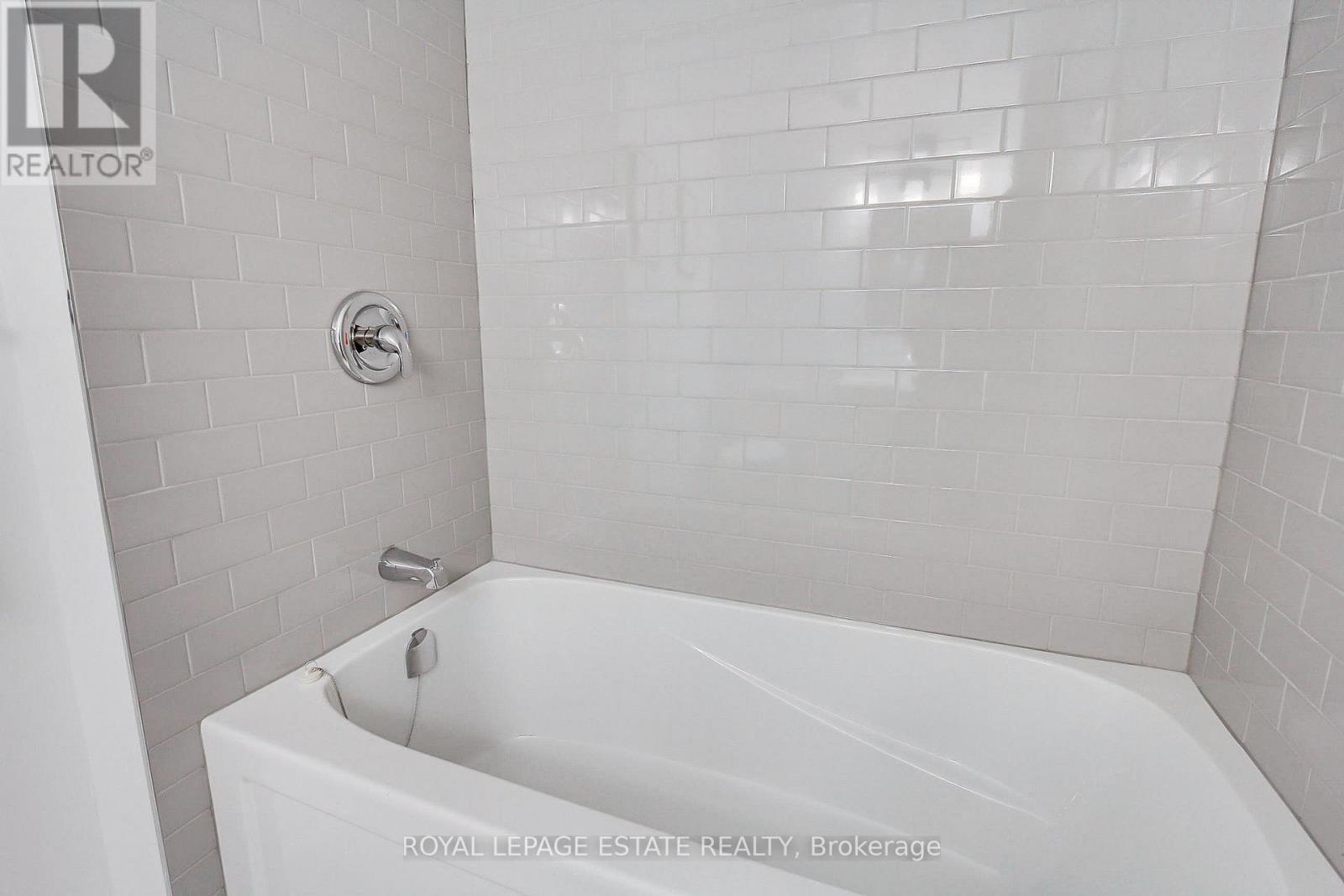 407 - 175 Cedar Ave Avenue, Richmond Hill, Ontario  L4C 9V3 - Photo 33 - N12446069