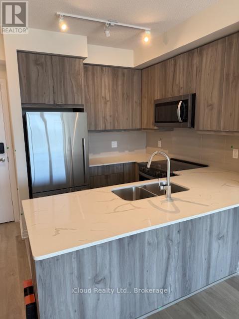 1503 - 15 Watergarden Drive, Mississauga, Ontario  L5R 1B2 - Photo 3 - W12446051