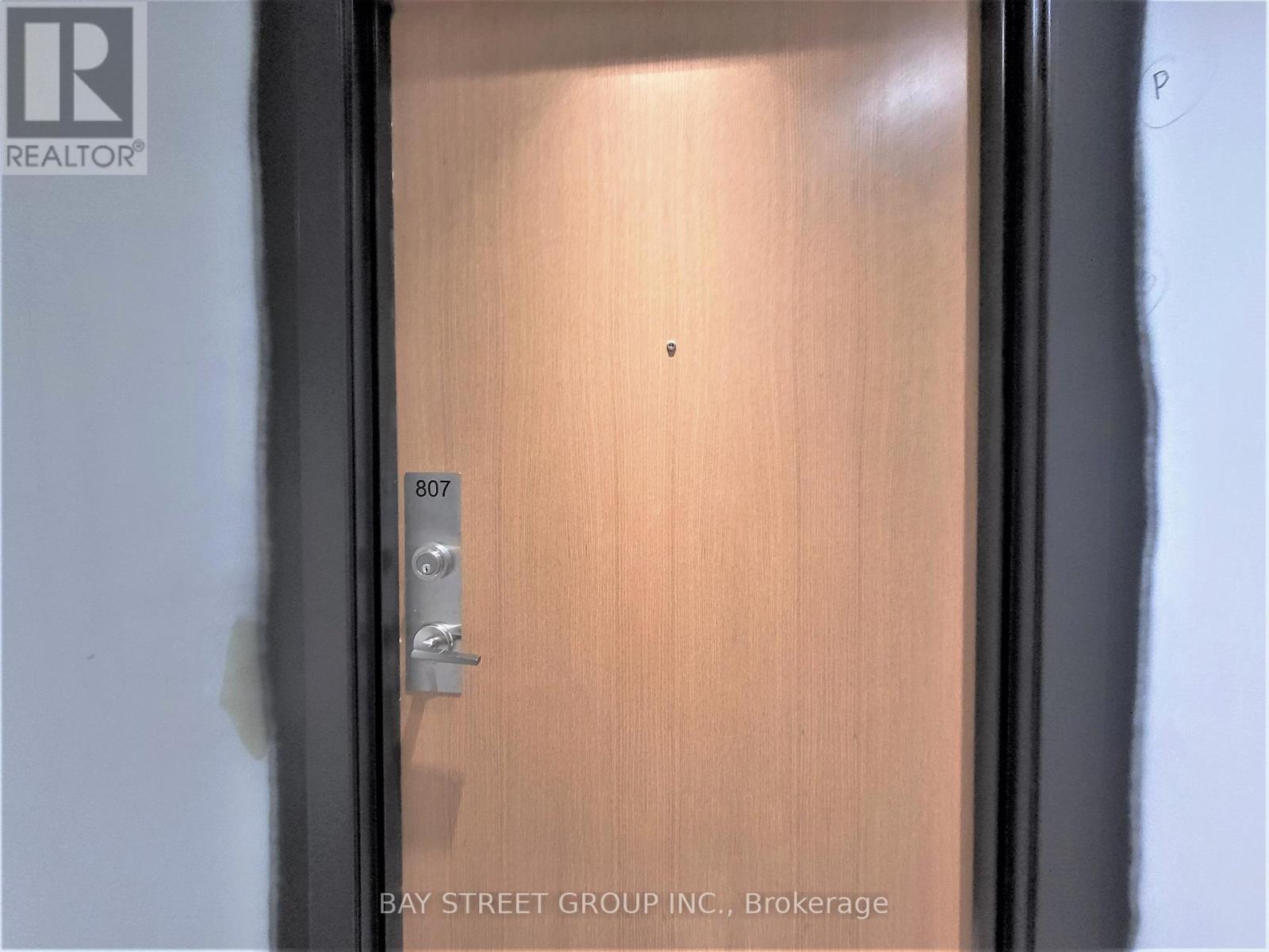 807 - 1787 St Clair Avenue W, Toronto, Ontario  M6N 0B7 - Photo 4 - W12446054