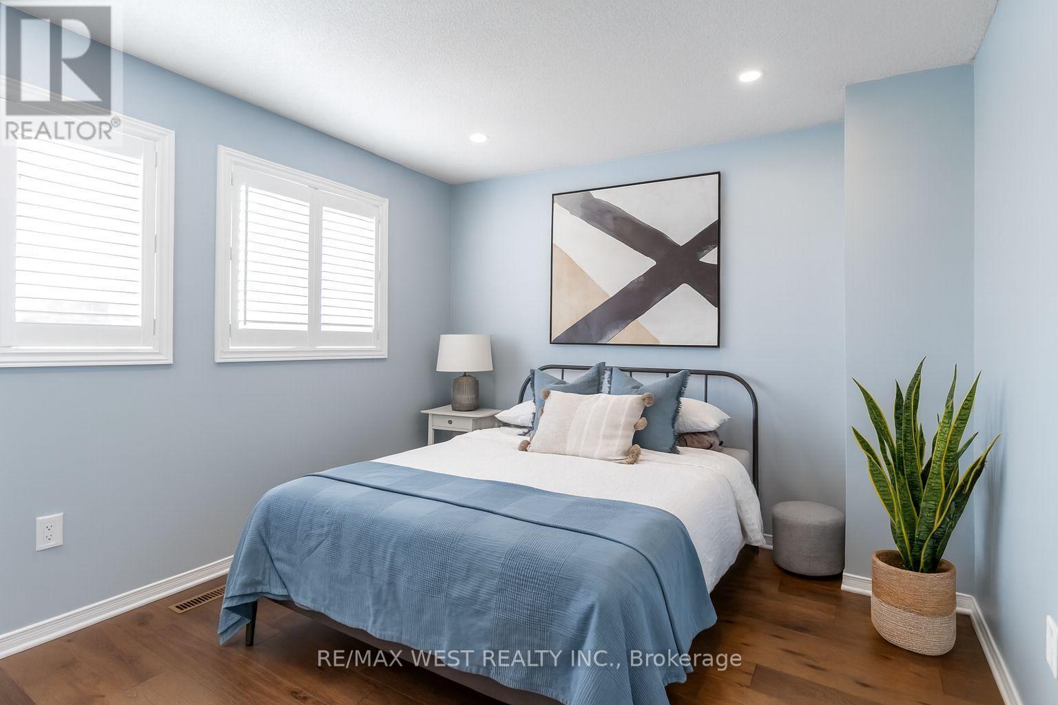 440 Bluesky Crescent, Mississauga, Ontario  L5R 2R9 - Photo 19 - W12446066