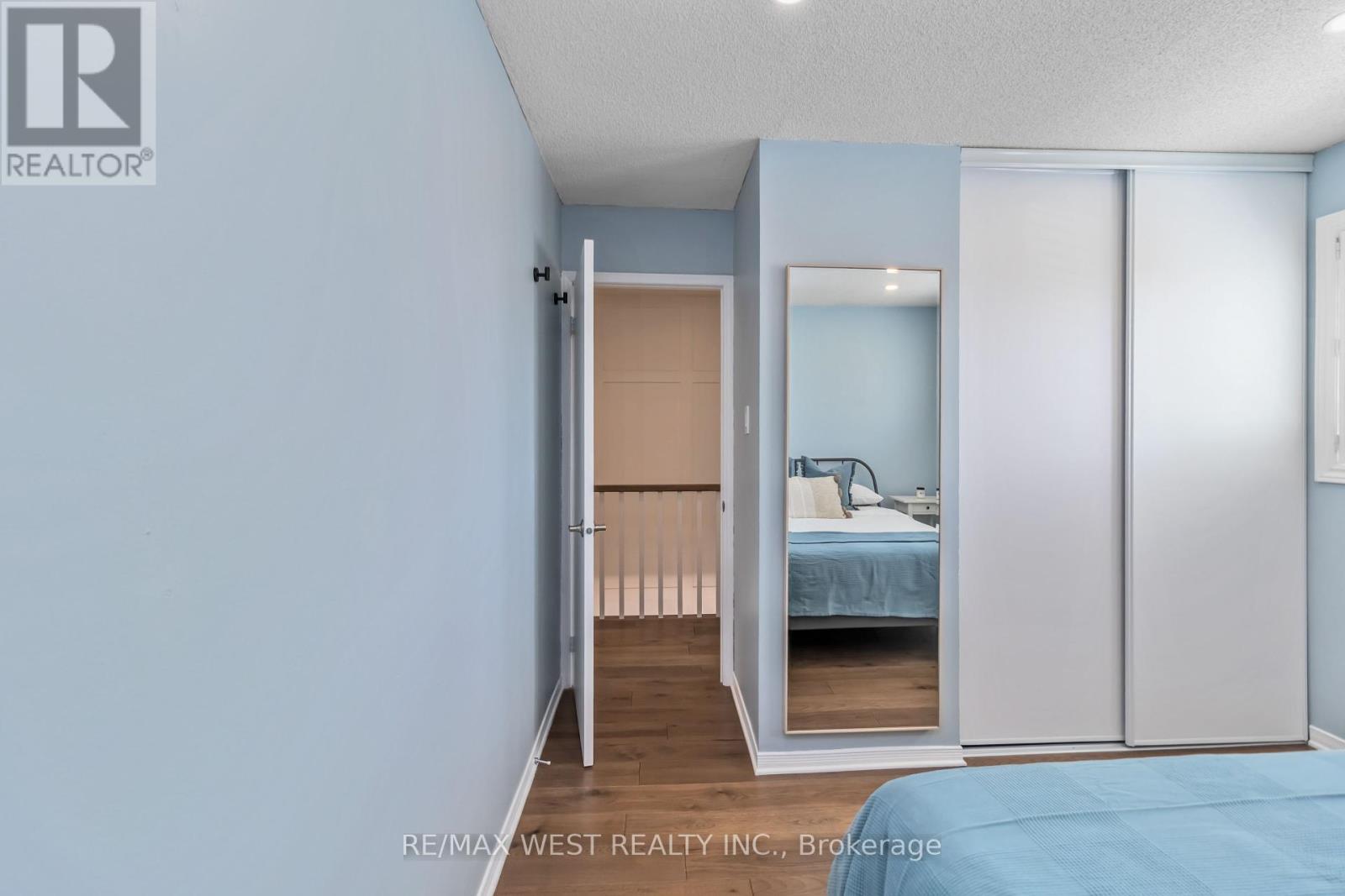 440 Bluesky Crescent, Mississauga, Ontario  L5R 2R9 - Photo 20 - W12446066