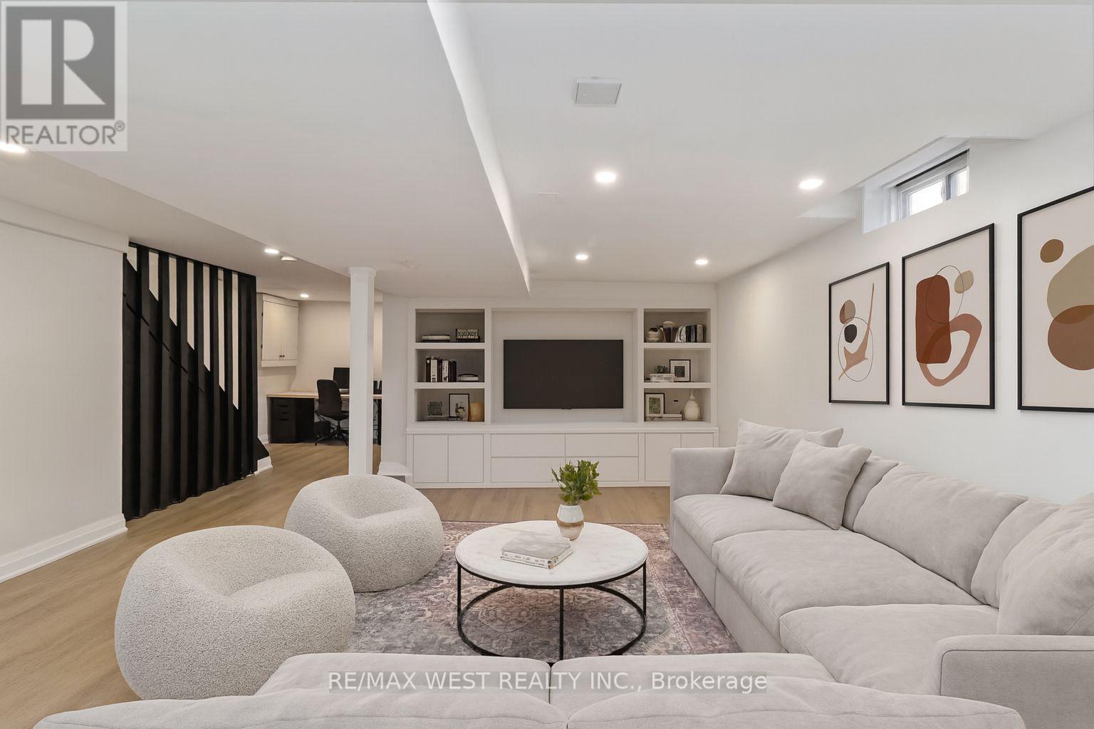 440 Bluesky Crescent, Mississauga, Ontario  L5R 2R9 - Photo 22 - W12446066