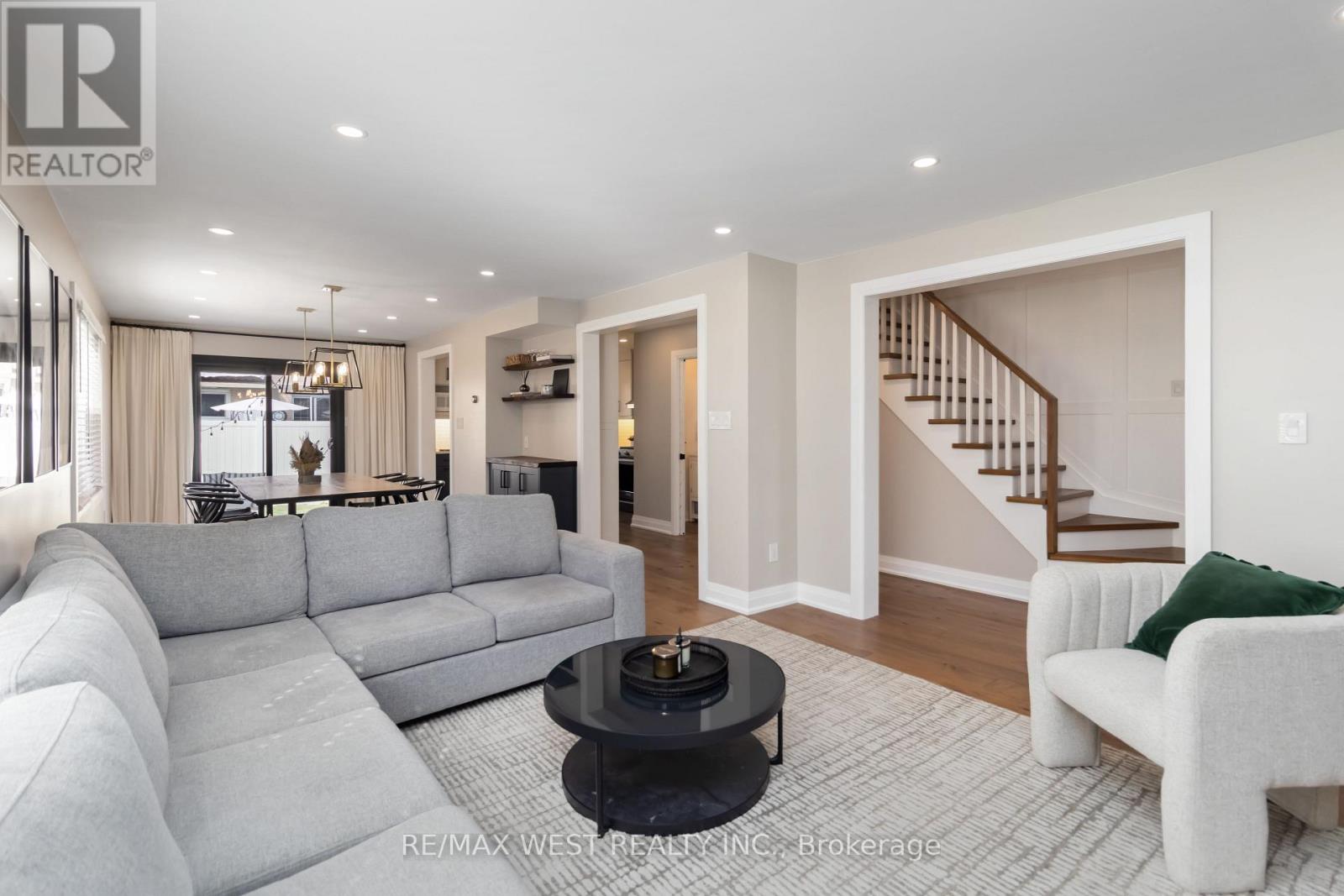 440 Bluesky Crescent, Mississauga, Ontario  L5R 2R9 - Photo 6 - W12446066