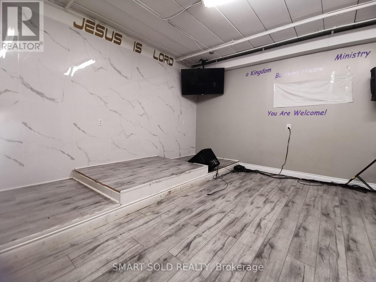 022 - 2428 Islington Avenue, Toronto, Ontario  M9W 3X8 - Photo 4 - W12446072