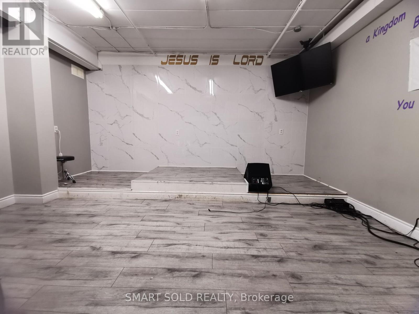 022 - 2428 Islington Avenue, Toronto, Ontario  M9W 3X8 - Photo 5 - W12446072