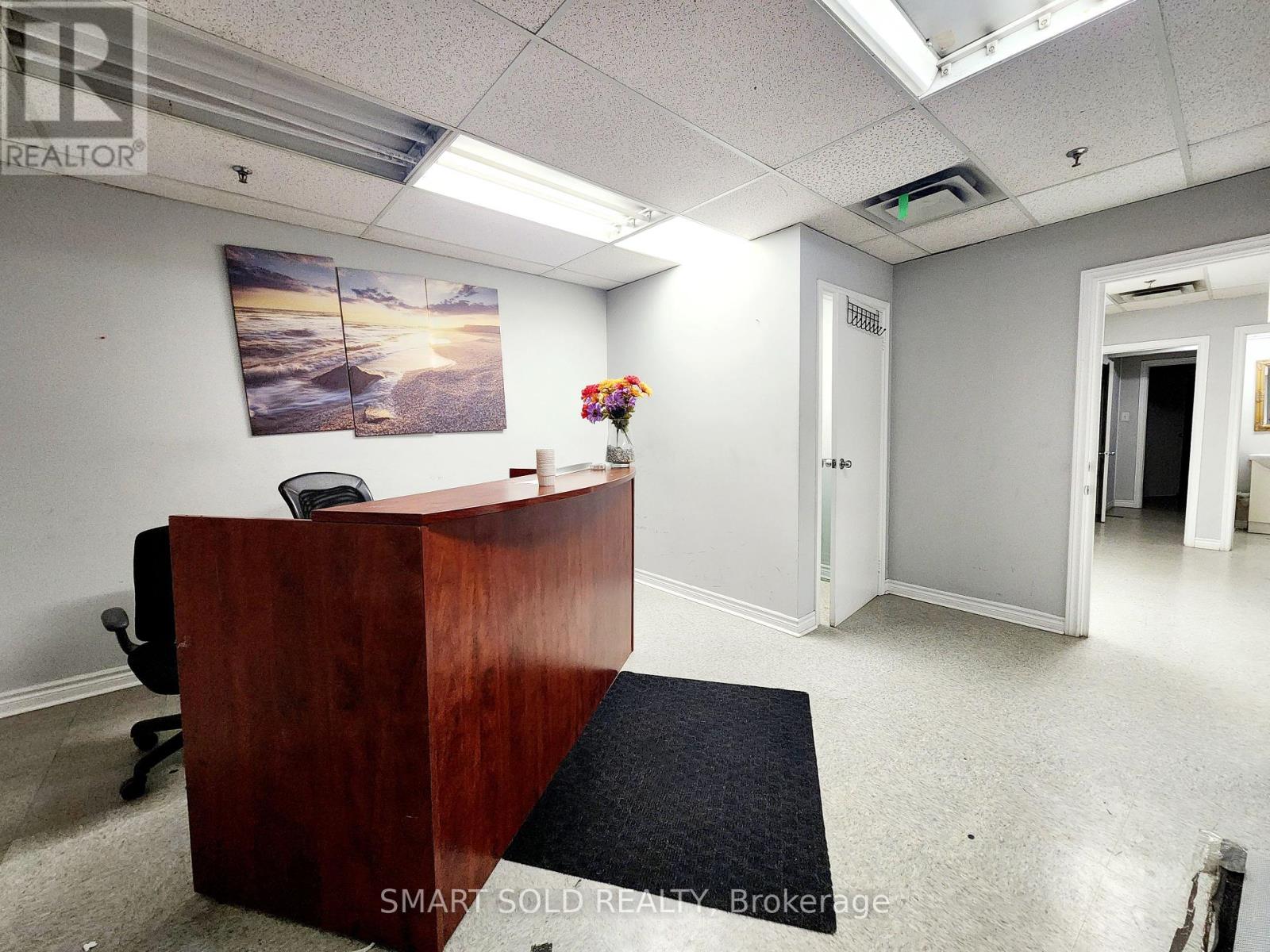 016 - 2428 Islington Avenue, Toronto, Ontario  M9W 3X8 - Photo 2 - W12446073