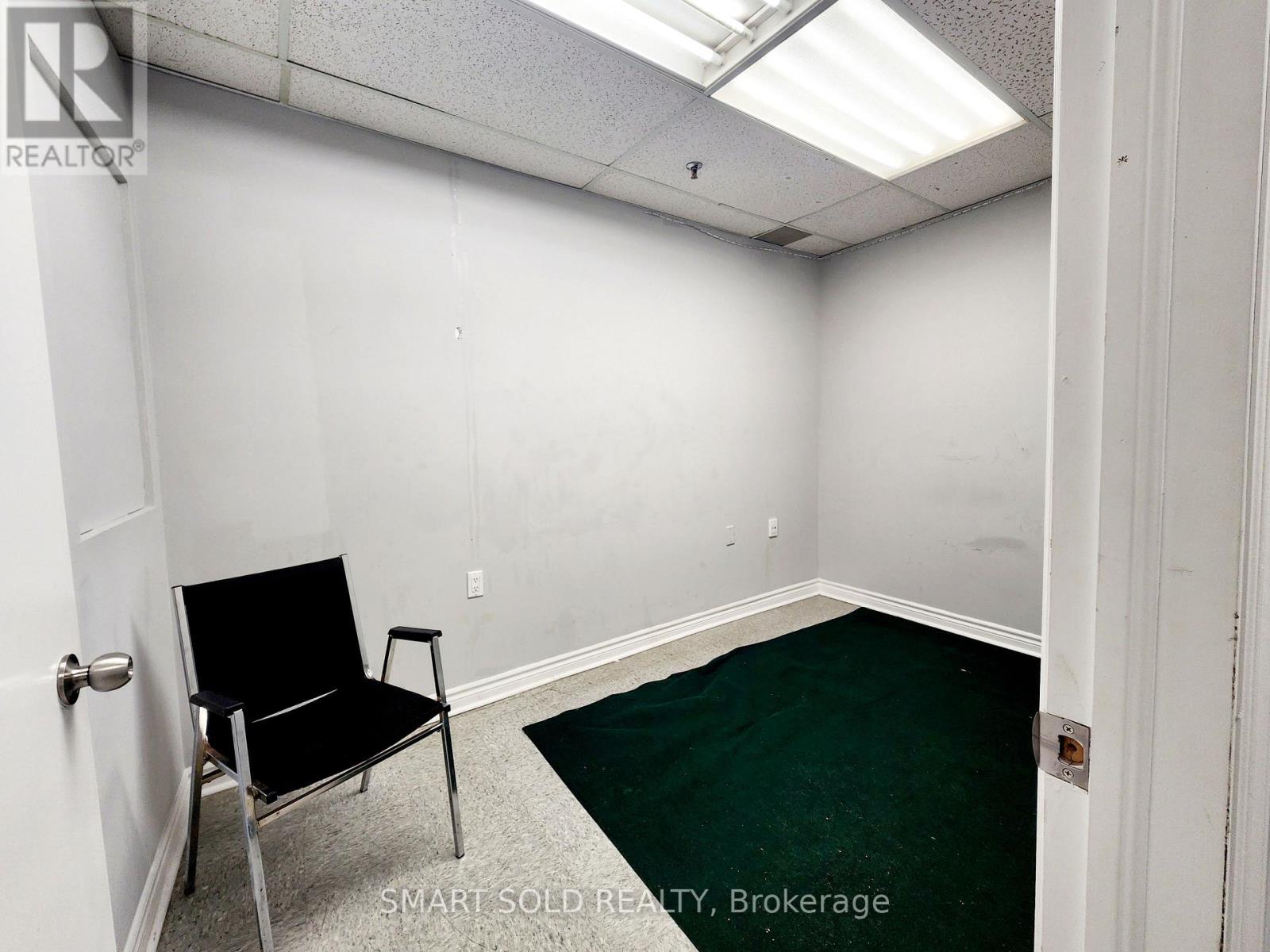 016 - 2428 Islington Avenue, Toronto, Ontario  M9W 3X8 - Photo 4 - W12446073