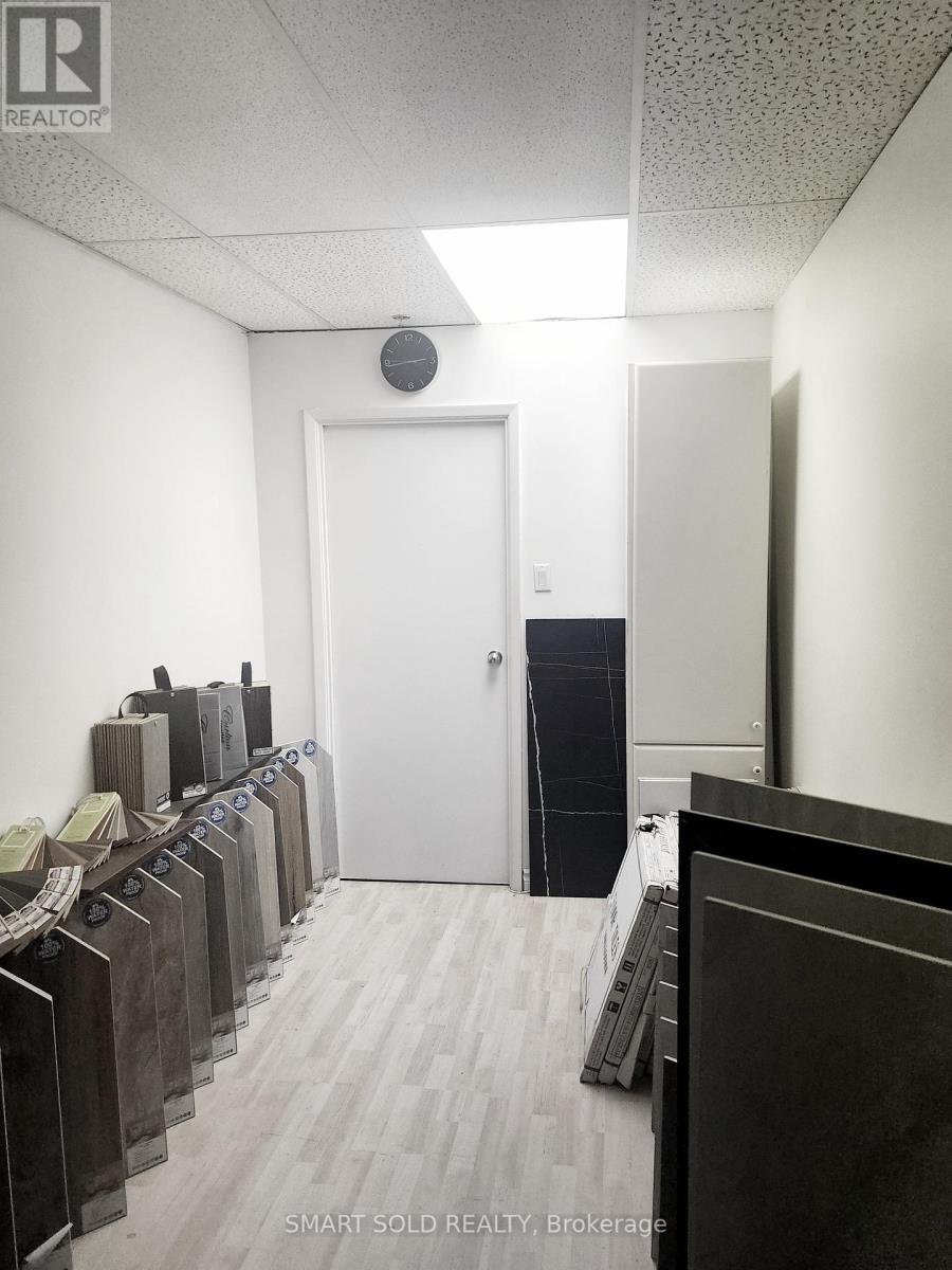 203b - 2428 Islington Avenue, Toronto, Ontario  M9W 3X8 - Photo 2 - W12446074