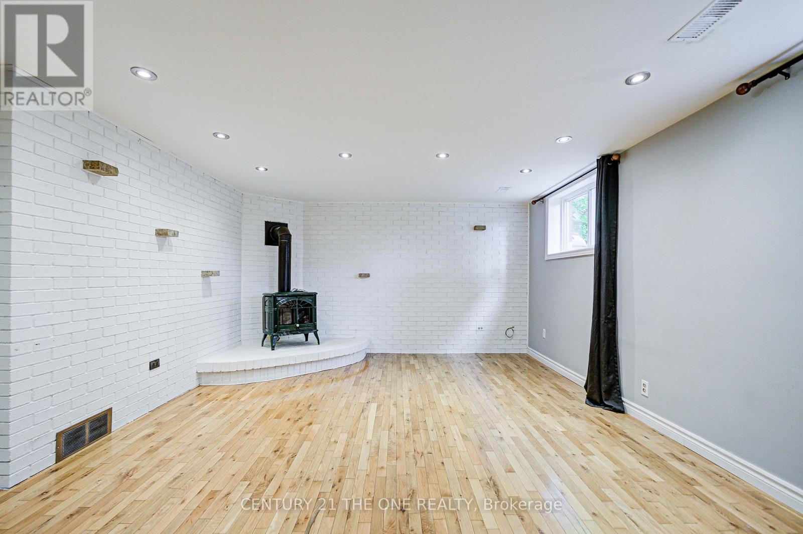 25 Carrol Street, Kitchener, Ontario  N2C 1T4 - Photo 37 - X12446049
