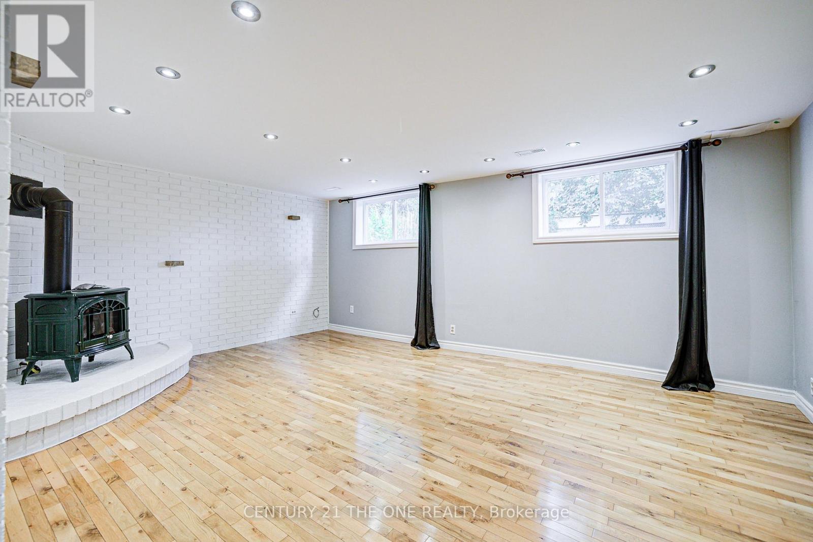 25 Carrol Street, Kitchener, Ontario  N2C 1T4 - Photo 38 - X12446049