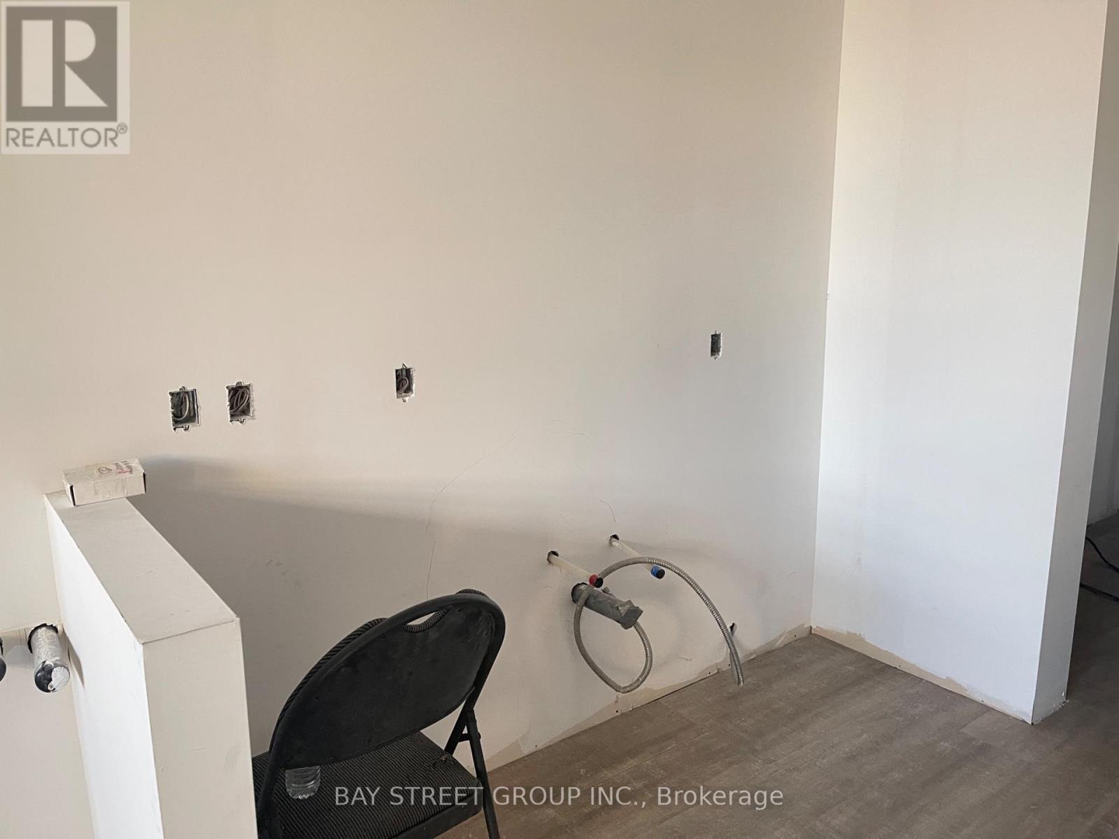 9 - 8110 Birchmount Road, Markham, Ontario  L6G 0E3 - Photo 6 - N12446085
