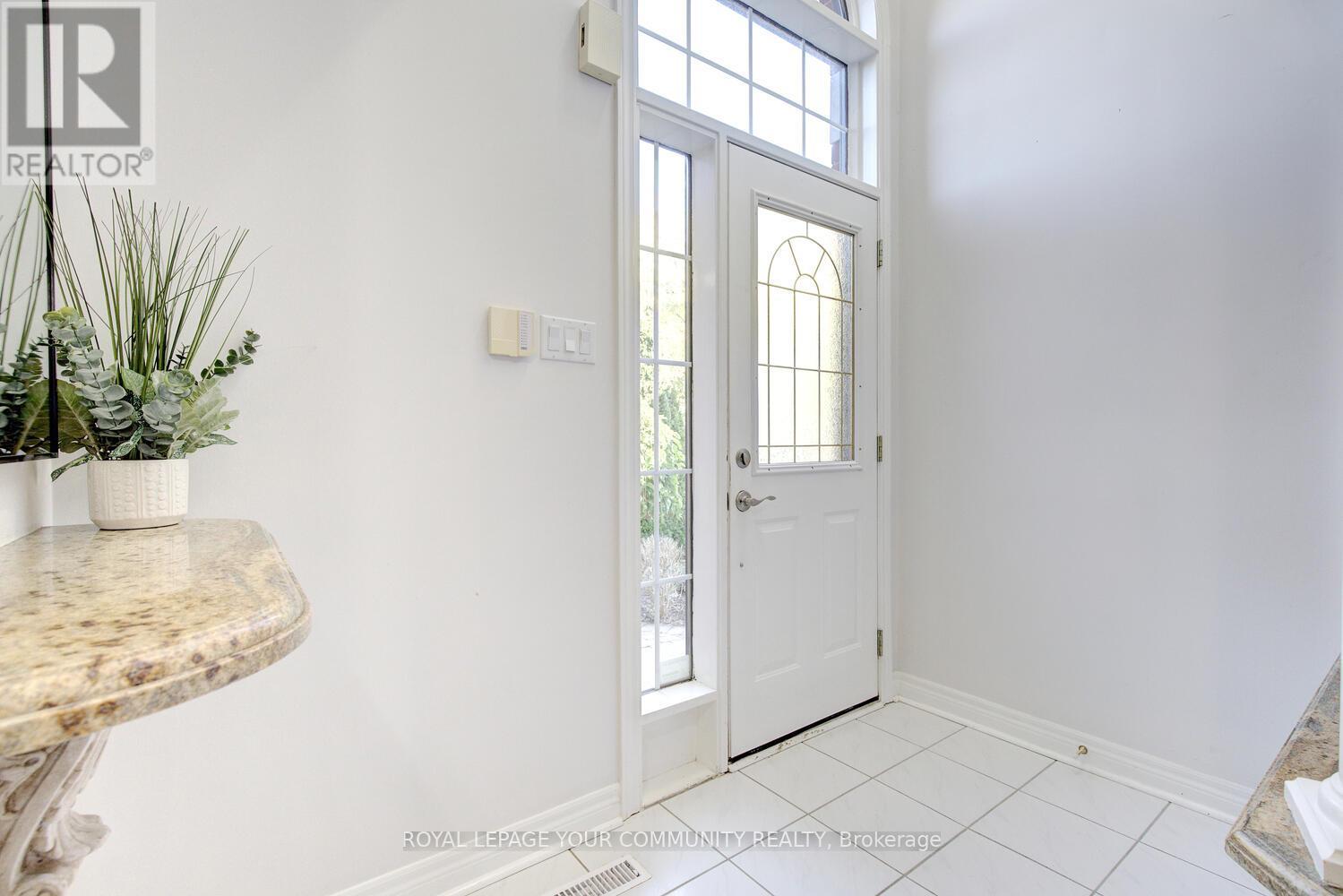 108 Kirkbride Crescent, Vaughan, Ontario  L6A 2J6 - Photo 4 - N12446088