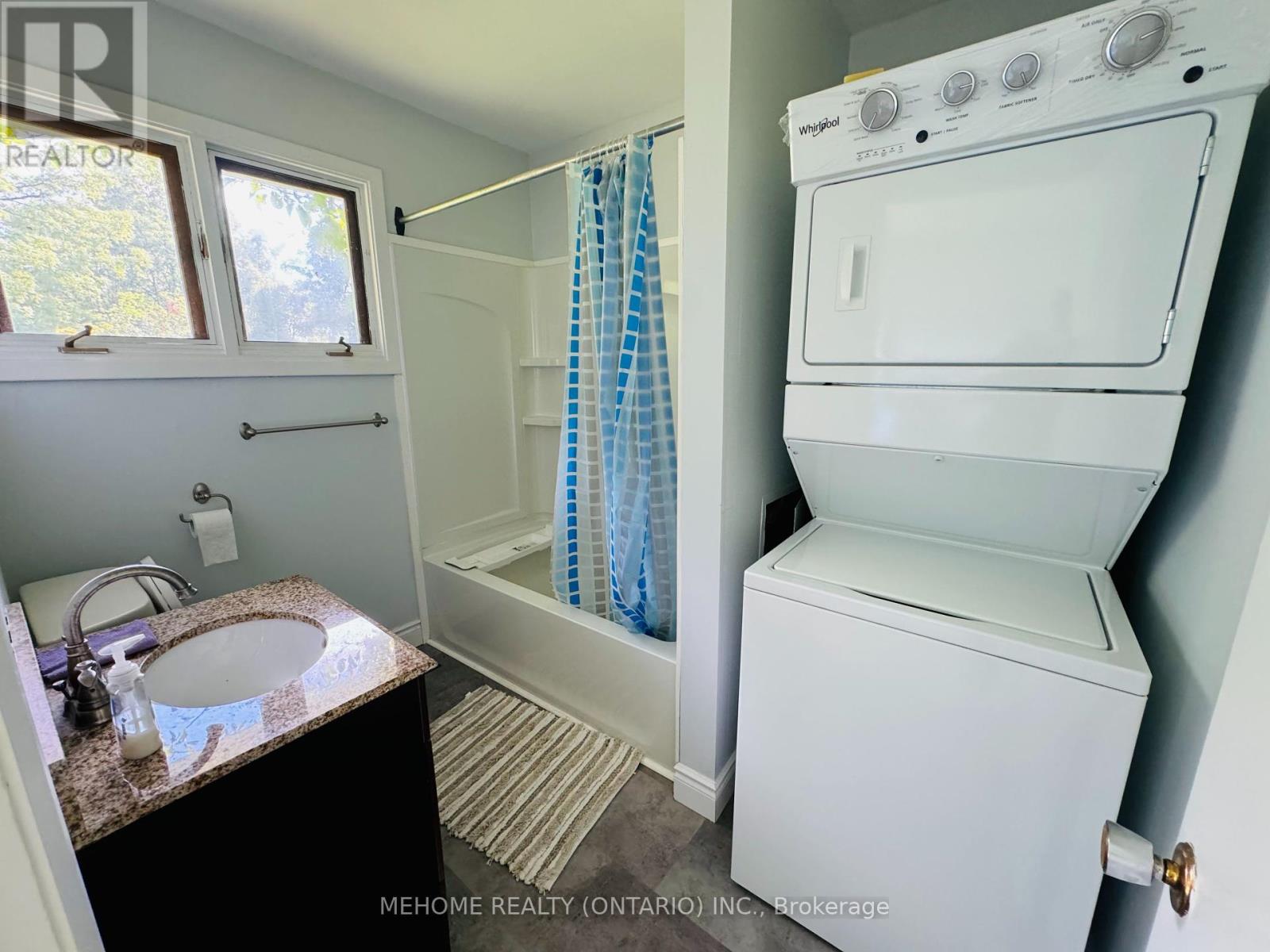 1 Catering Road, Georgina, Ontario  L0E 1R0 - Photo 4 - N12446090