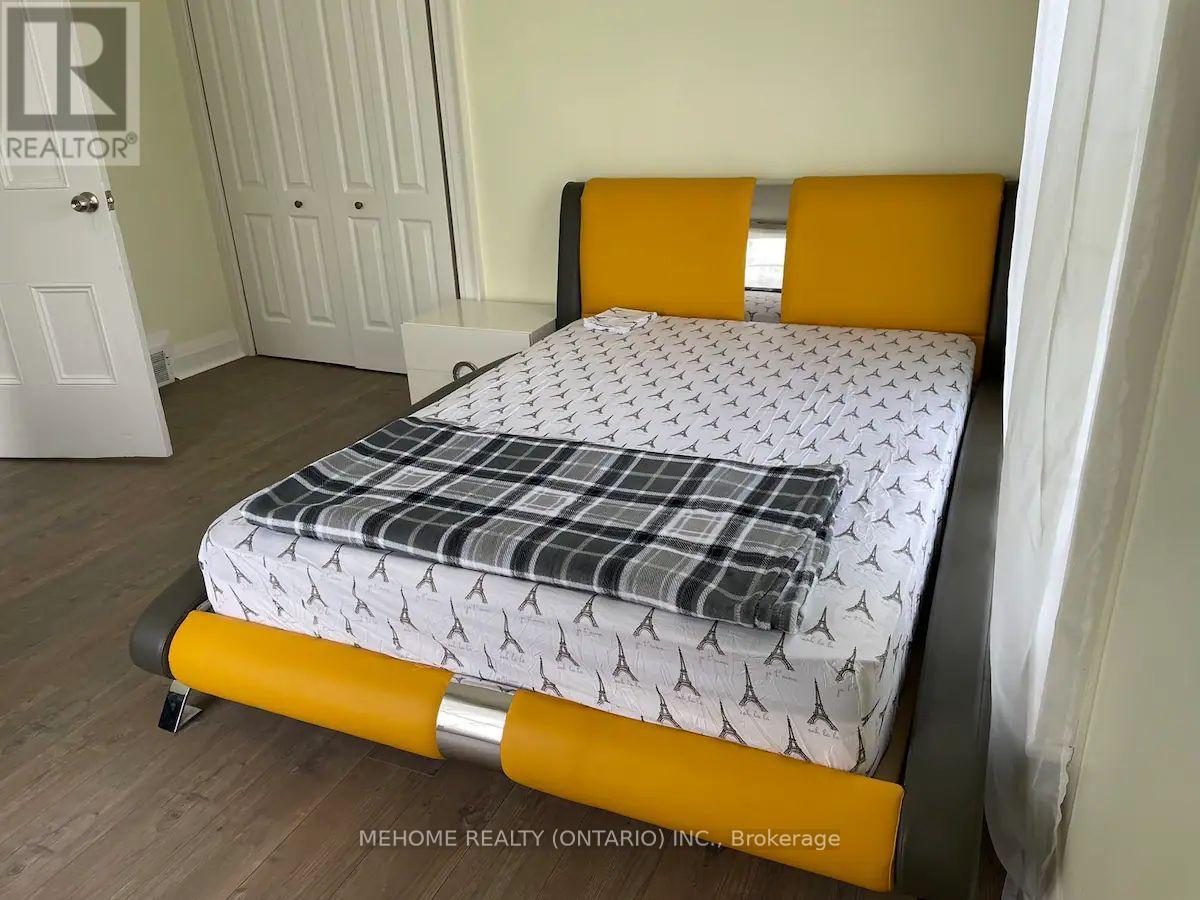 1 Catering Road, Georgina, Ontario  L0E 1R0 - Photo 7 - N12446090
