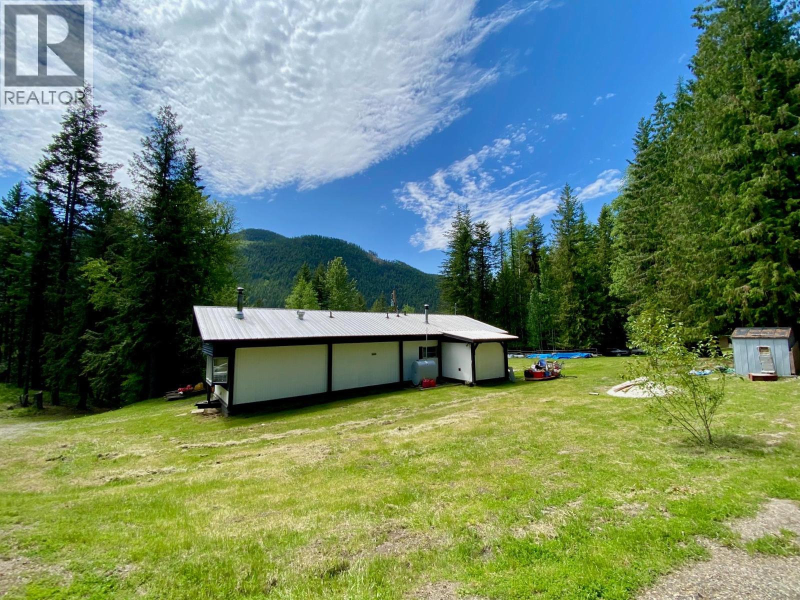 1433 Creighton Valley Road, Lumby, British Columbia  V0E 2G0 - Photo 14 - 10359868