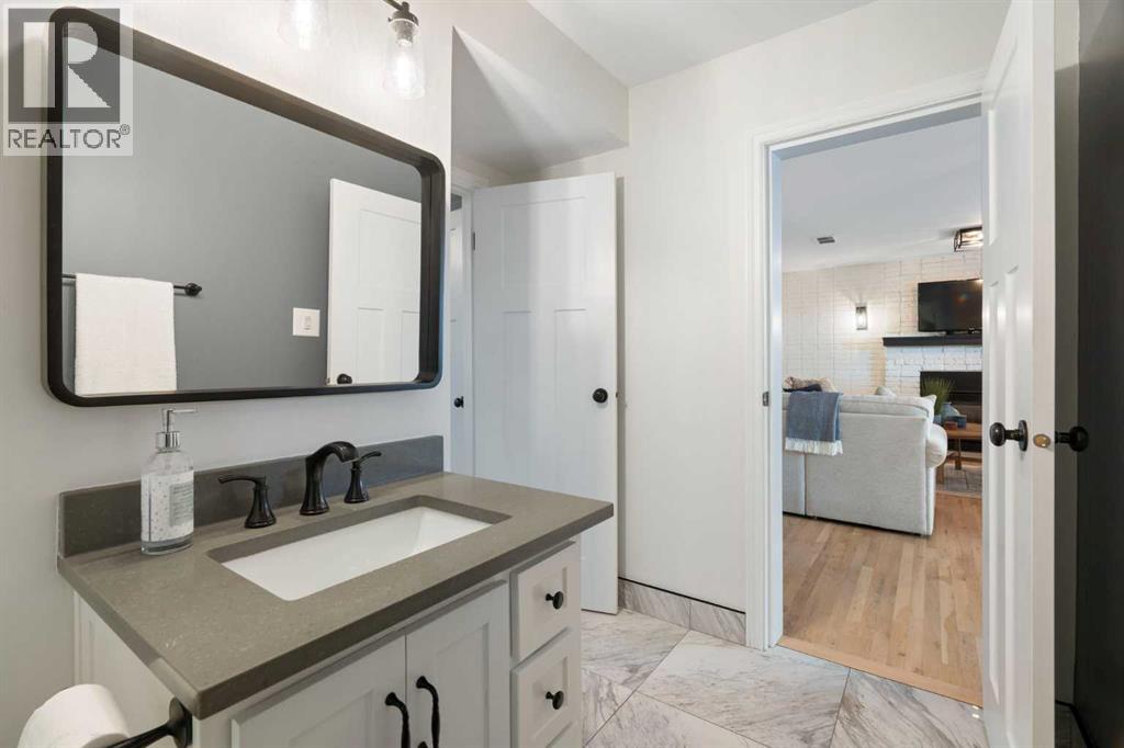 43 Scenic Cove Place Nw, Calgary, Alberta  T3L 1M6 - Photo 35 - A2261078