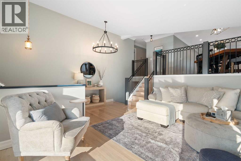 43 Scenic Cove Place Nw, Calgary, Alberta  T3L 1M6 - Photo 6 - A2261078