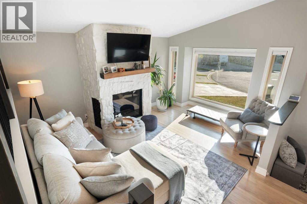 43 Scenic Cove Place Nw, Calgary, Alberta  T3L 1M6 - Photo 9 - A2261078