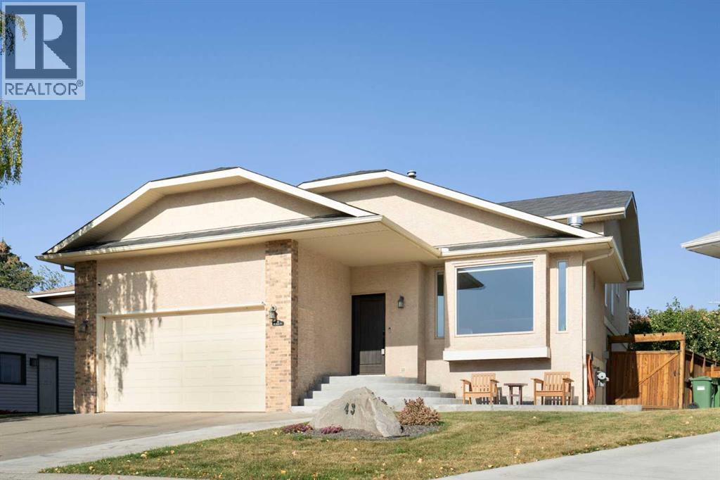 43 Scenic Cove Place Nw, Calgary, Alberta  T3L 1M6 - Photo 2 - A2261078