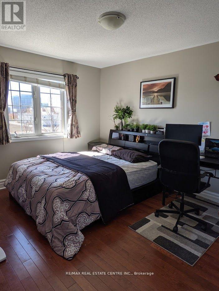 59 Harris Boulevard, Milton, Ontario  L9T 6B6 - Photo 5 - W12446079