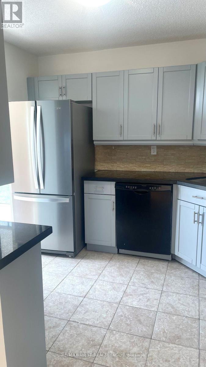 401 - 41 Markbrook Lane, Toronto, Ontario  M9V 5E6 - Photo 3 - W12446084
