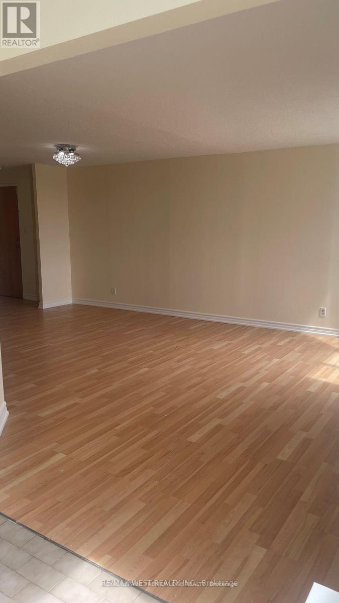 401 - 41 Markbrook Lane, Toronto, Ontario  M9V 5E6 - Photo 6 - W12446084