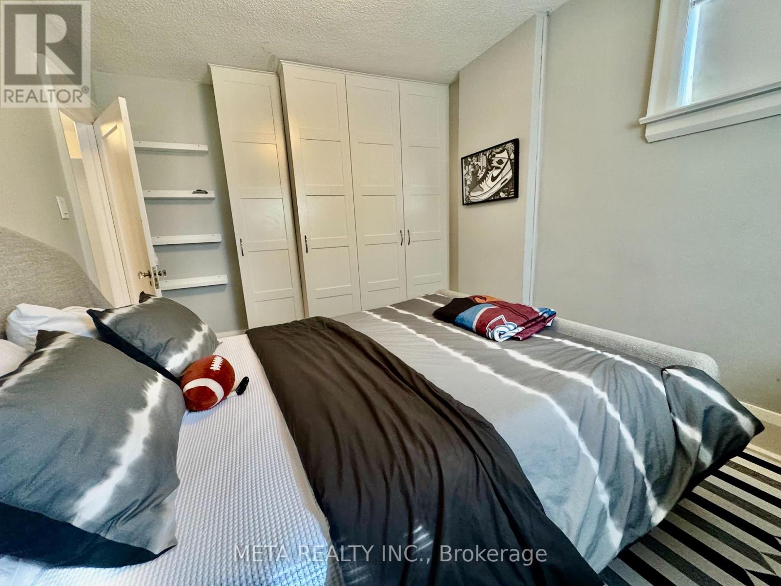 103 Kennedy Avenue, Toronto, Ontario  M6S 2X8 - Photo 26 - W12446094