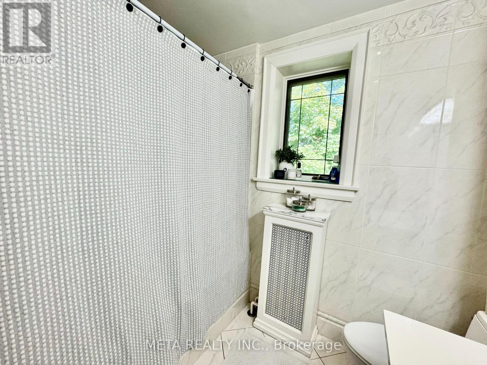 103 Kennedy Avenue, Toronto, Ontario  M6S 2X8 - Photo 27 - W12446094
