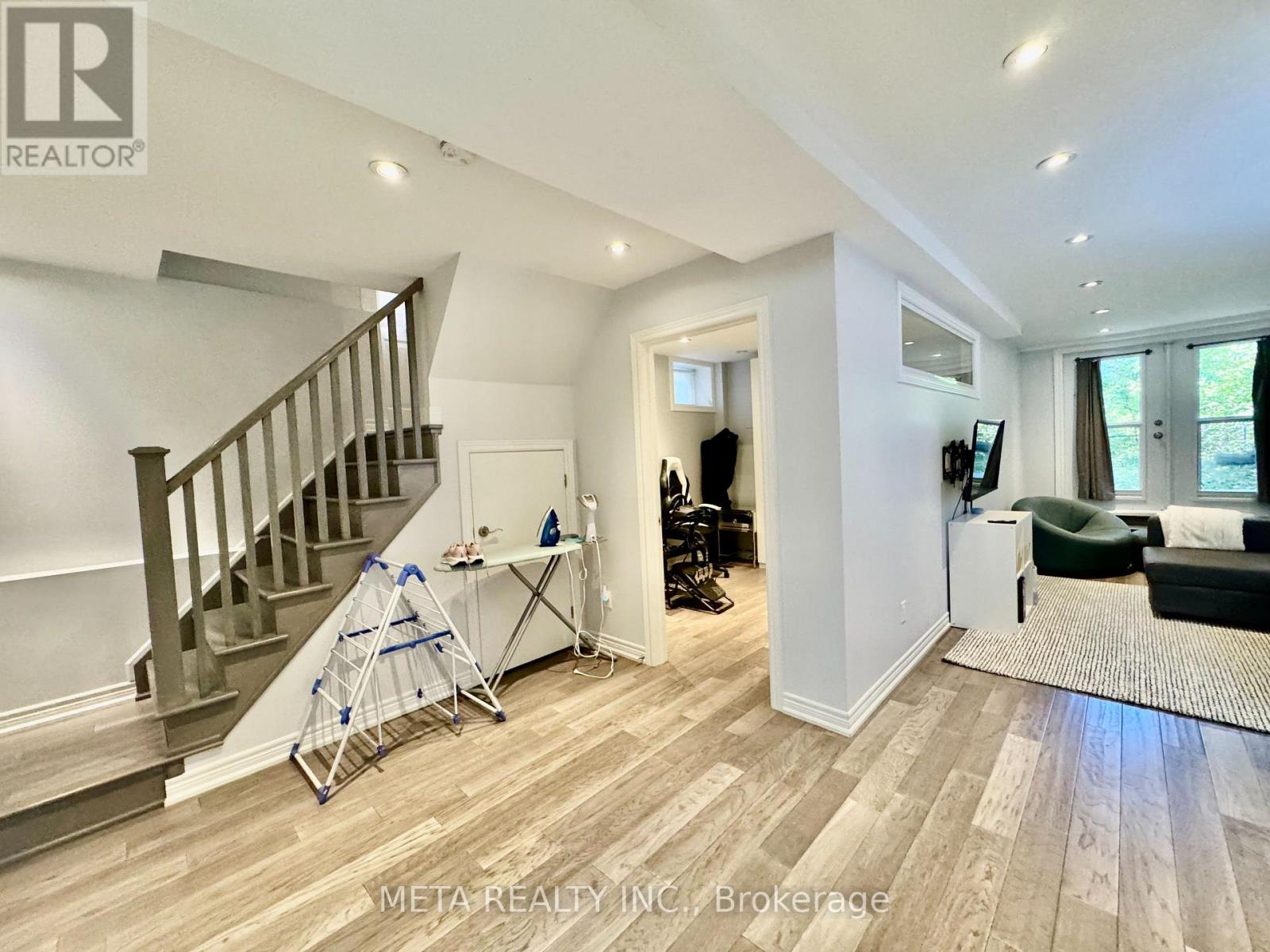 103 Kennedy Avenue, Toronto, Ontario  M6S 2X8 - Photo 32 - W12446094