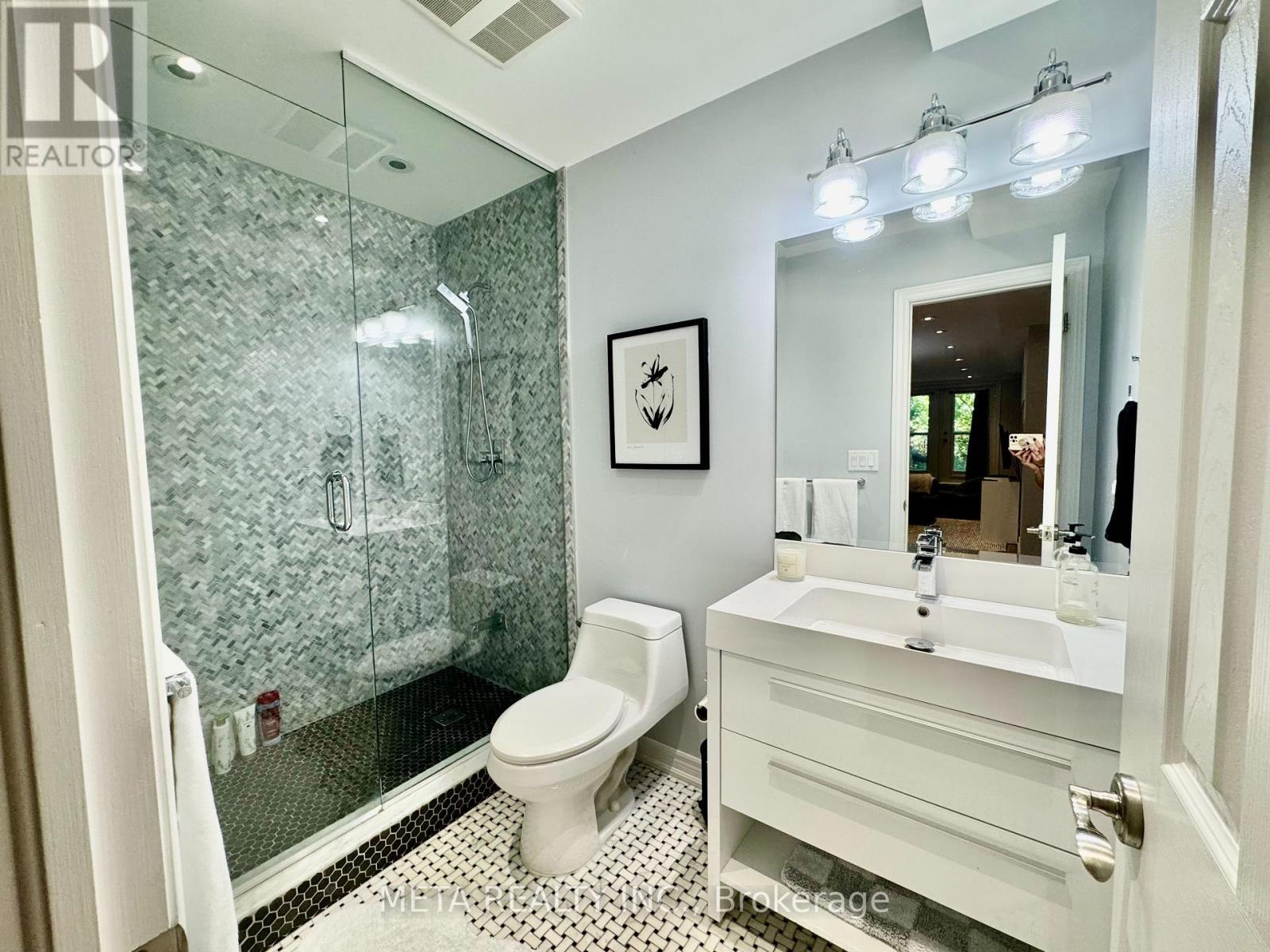103 Kennedy Avenue, Toronto, Ontario  M6S 2X8 - Photo 38 - W12446094