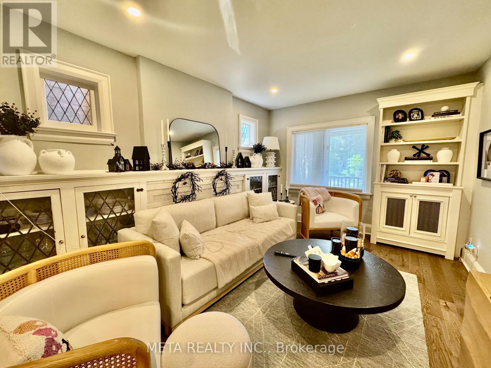 103 Kennedy Avenue, Toronto, Ontario  M6S 2X8 - Photo 8 - W12446094
