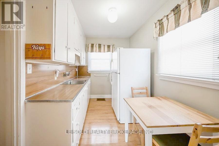 1st Floor Room - 130 Leland Street, Hamilton, Ontario  L8S 3A2 - Photo 2 - X12446086