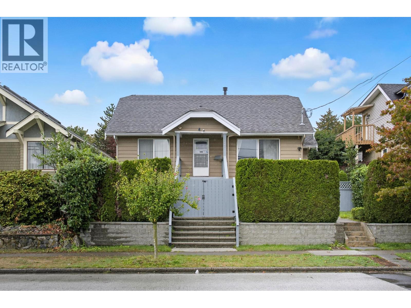 1515 EIGHTH AVENUE, New Westminster, British Columbia