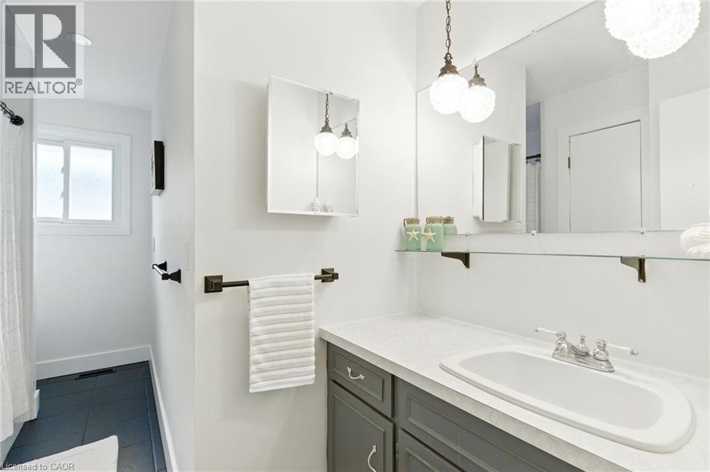 210 Northlake Drive, Waterloo, Ontario  N2V 1A8 - Photo 21 - 40764909