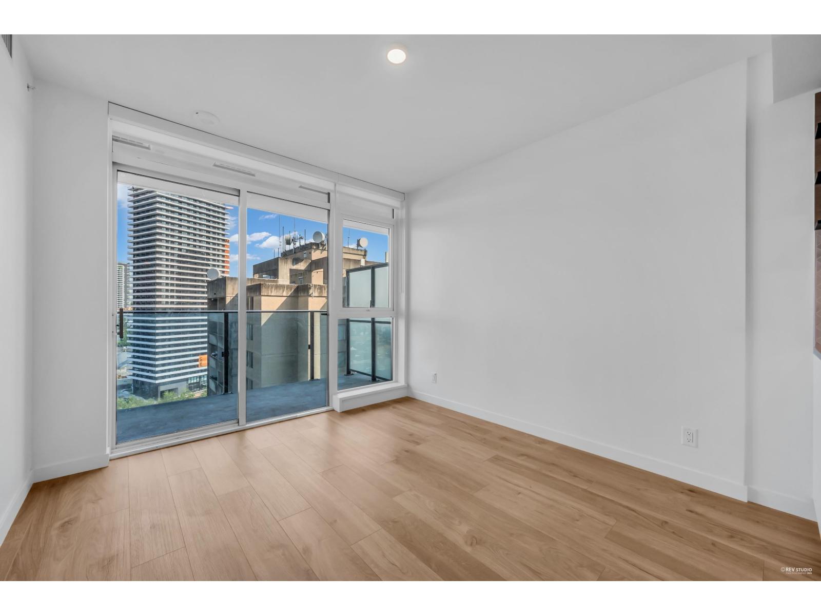 1506 10448 University Drive, Surrey, British Columbia  V3T 0S7 - Photo 13 - R3041893