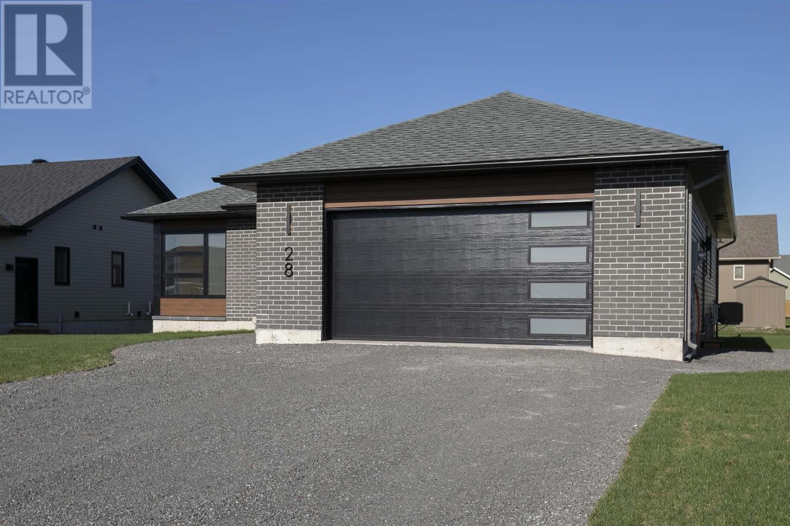 28 Noah Dr, Sault Ste. Marie, Ontario  P6C 6E6 - Photo 3 - SM252639