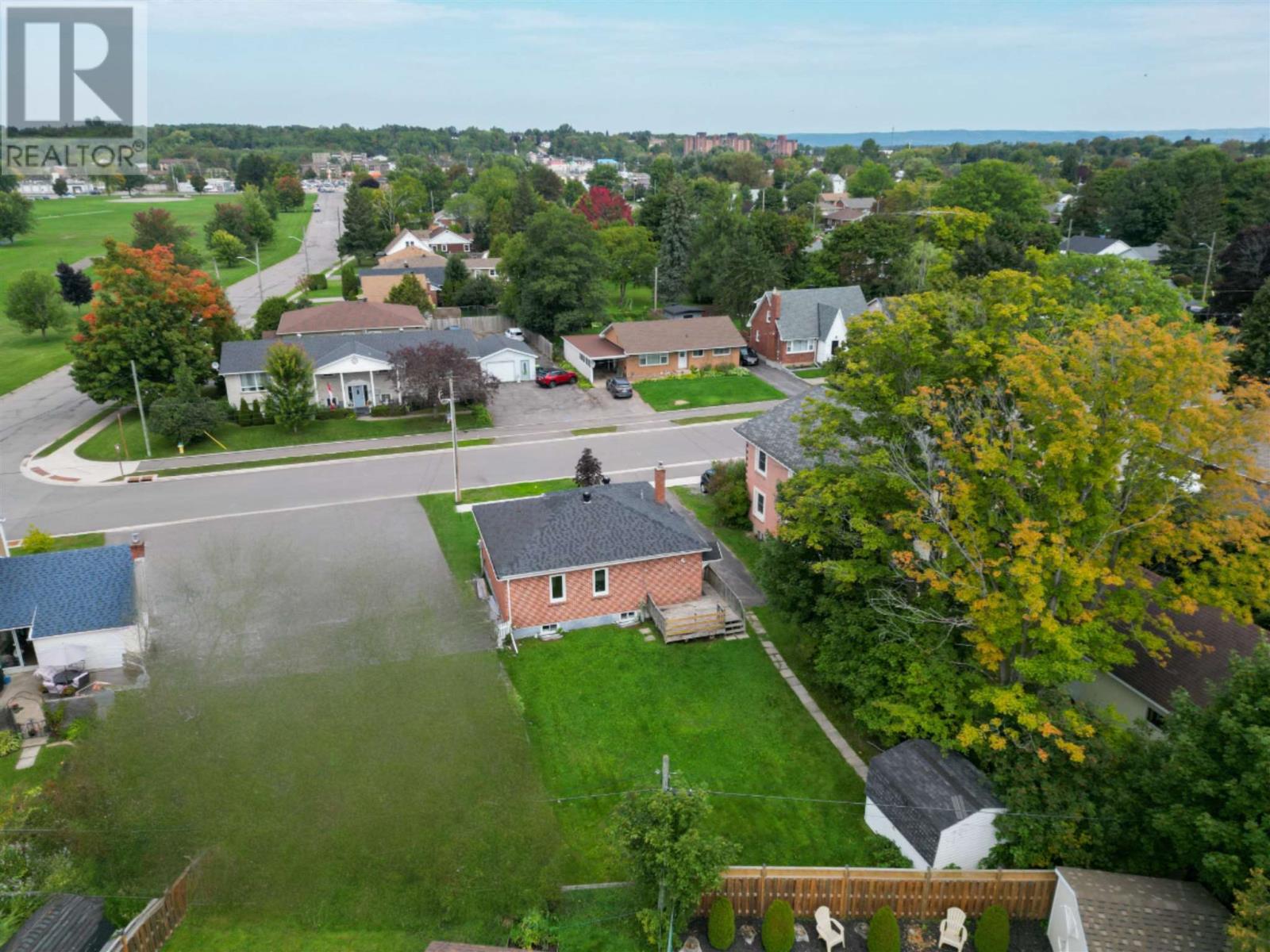 59 Mark Street, Sault Ste.marie, Ontario  P6A 3M1 - Photo 3 - SM252654