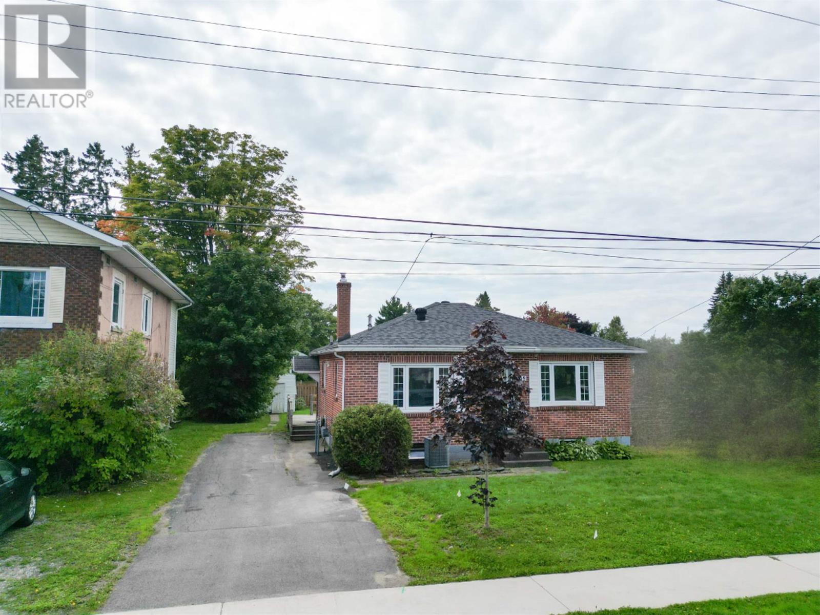 59 Mark Street, Sault Ste.marie, Ontario  P6A 3M1 - Photo 1 - SM252654