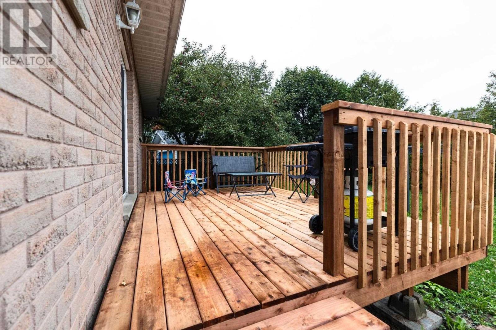 30 Sutton Pl, Sault Ste. Marie, Ontario  P6A 6B4 - Photo 5 - SM252763