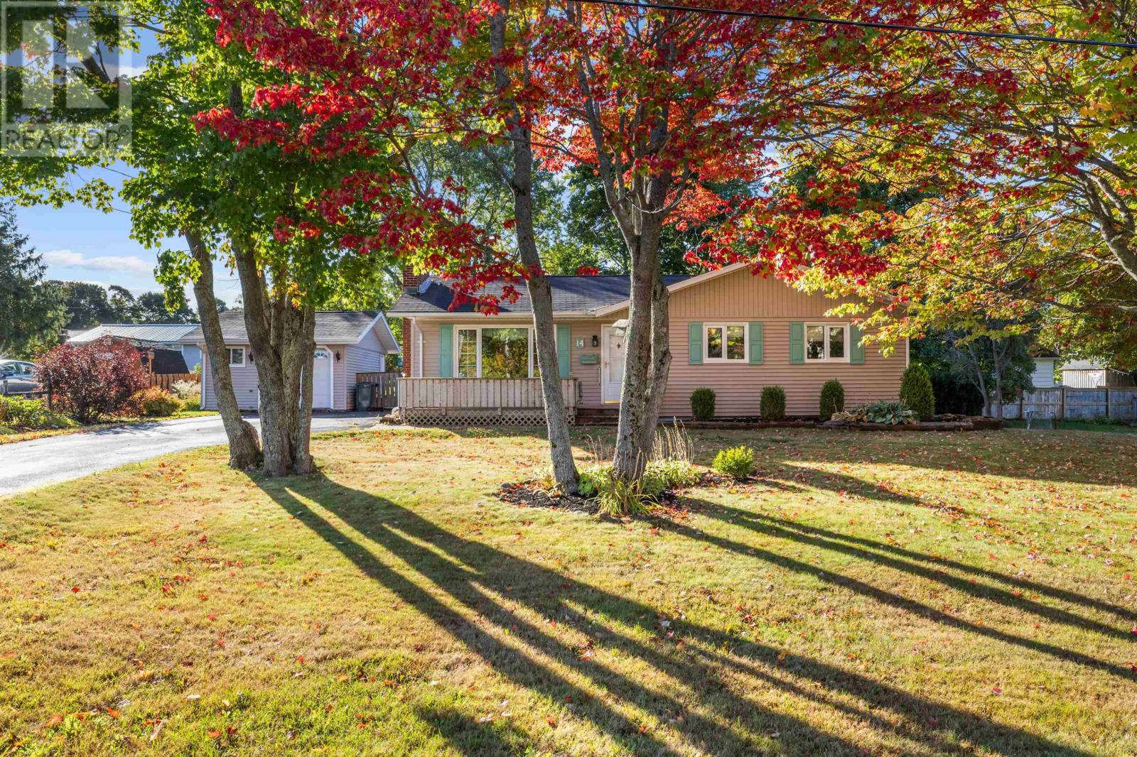 14 Birch Hill, Charlottetown, Prince Edward Island  C1A 6W5 - Photo 1 - 202525147